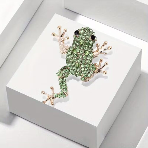 Green Frog Brooch Pin